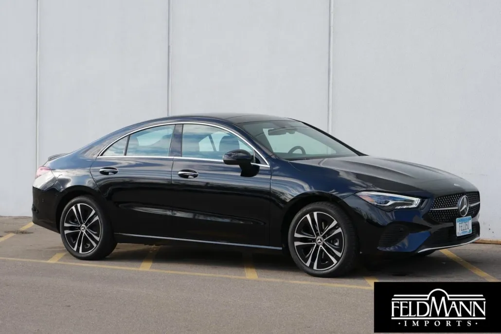 2025 Mercedes Benz CLA 250 4MATIC photo 1