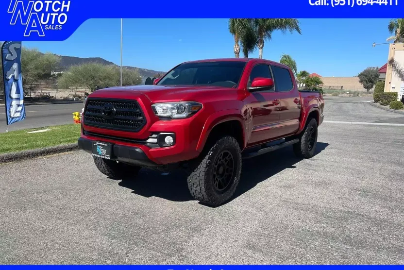 2017 Toyota Tacoma SR5 photo 1