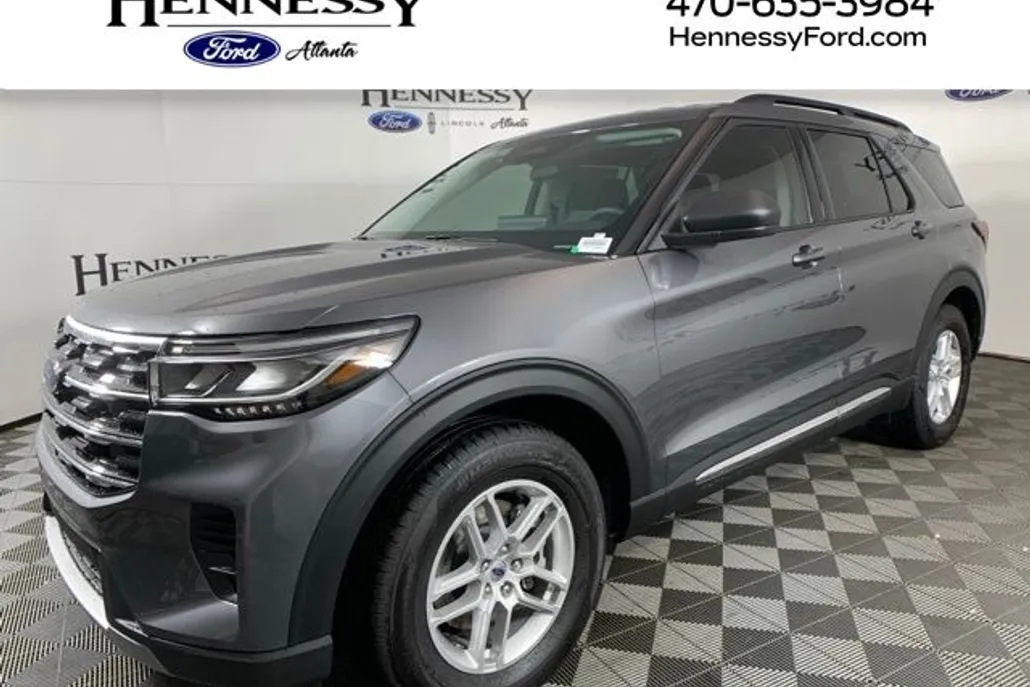 2025 Ford Explorer photo 1