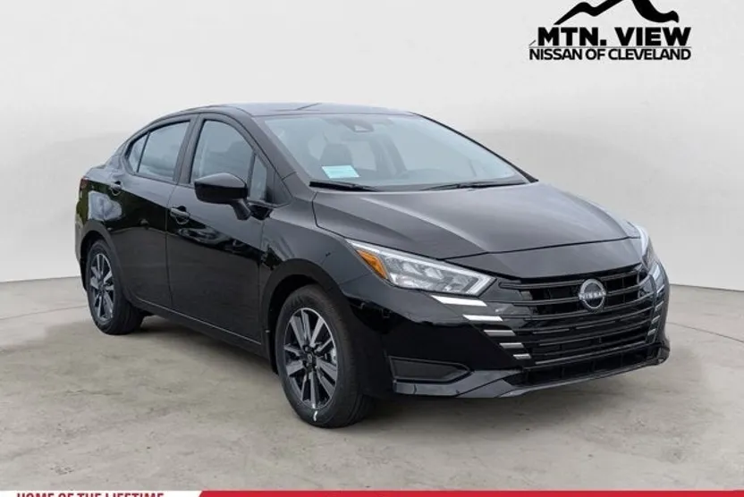 2025 Nissan Versa SV photo 1