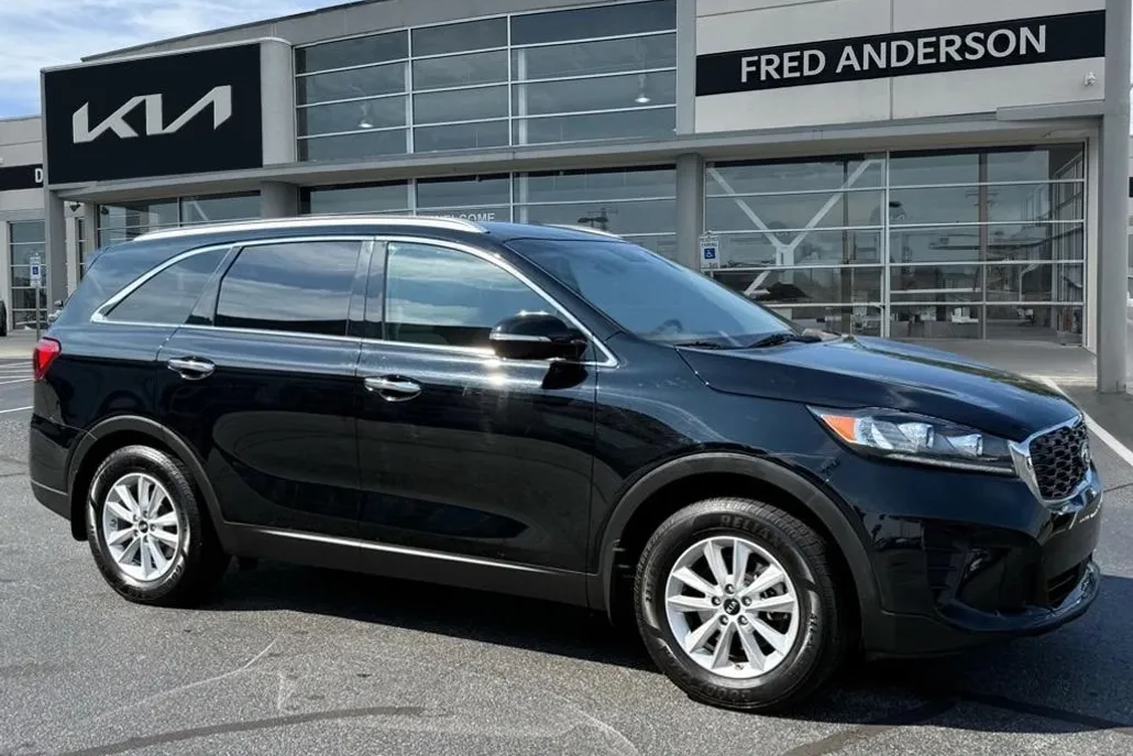 2020 Kia Sorento LX photo 1