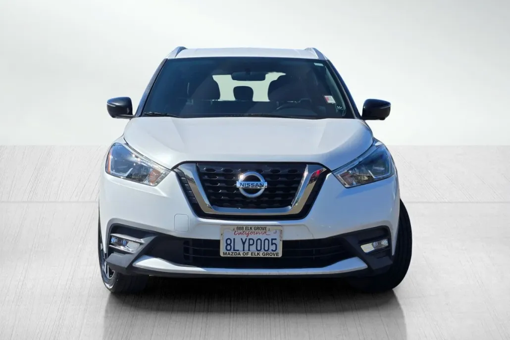 2019 Nissan Kicks SR photo 1