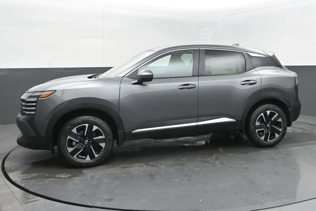2025 Nissan Kicks SV photo 1