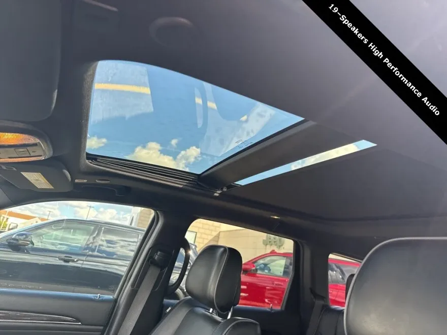 2020 Jeep Grand Cherokee Overland photo 1