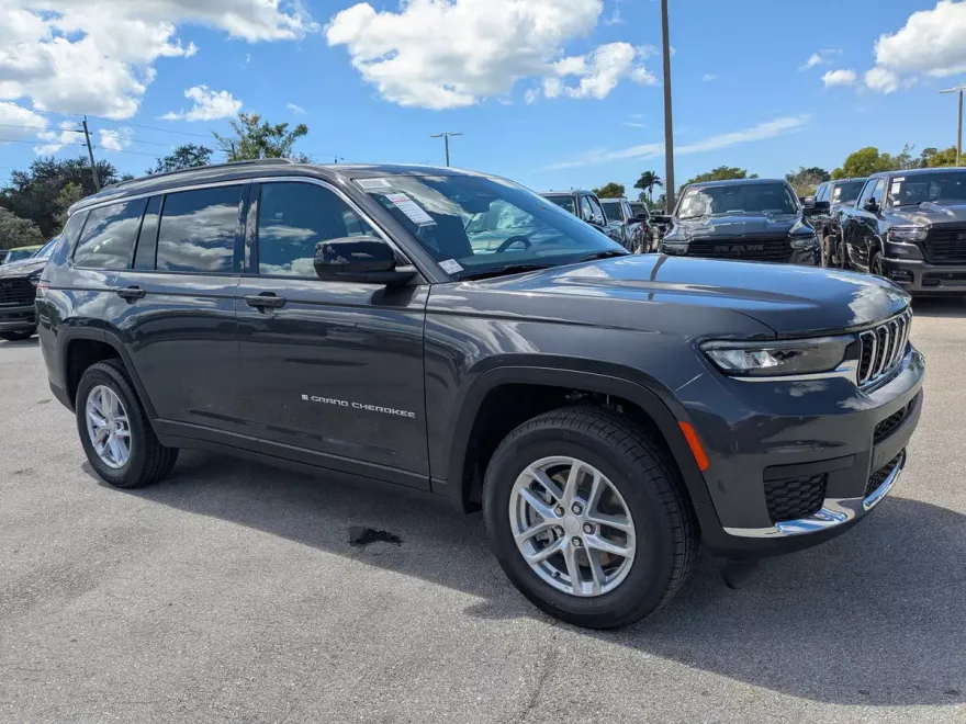 2025 Jeep Grand Cherokee Laredo X photo 1
