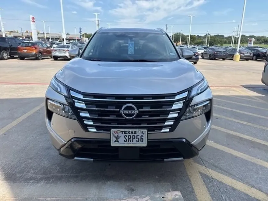2024 Nissan Rogue Platinum photo 1