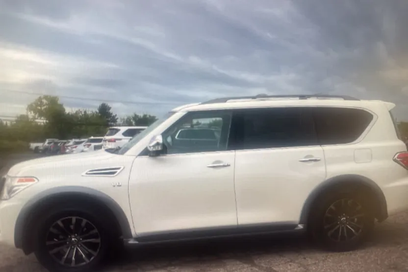 2017 Nissan Armada Platinum photo 1