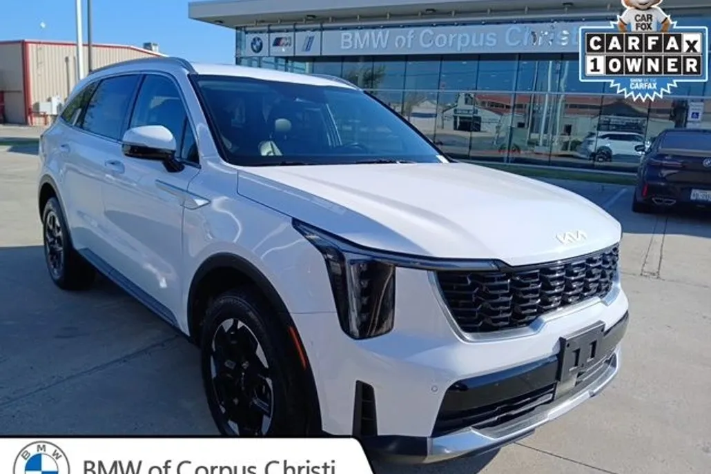 2024 Kia Sorento S photo 1