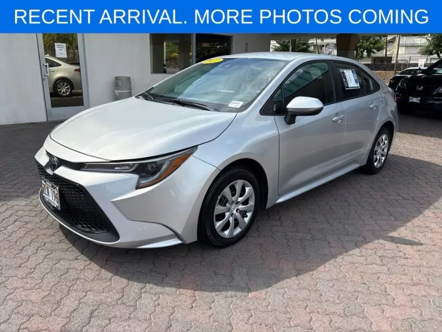 2022 Toyota Corolla LE photo 1
