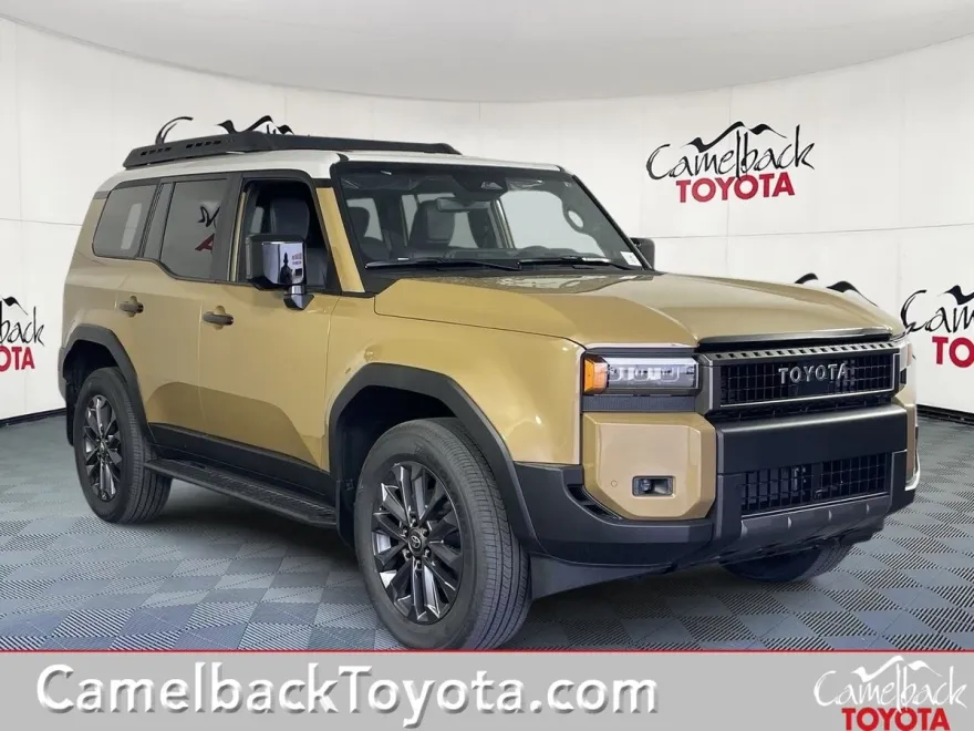 2025 Toyota Highlander Hybrid photo 1