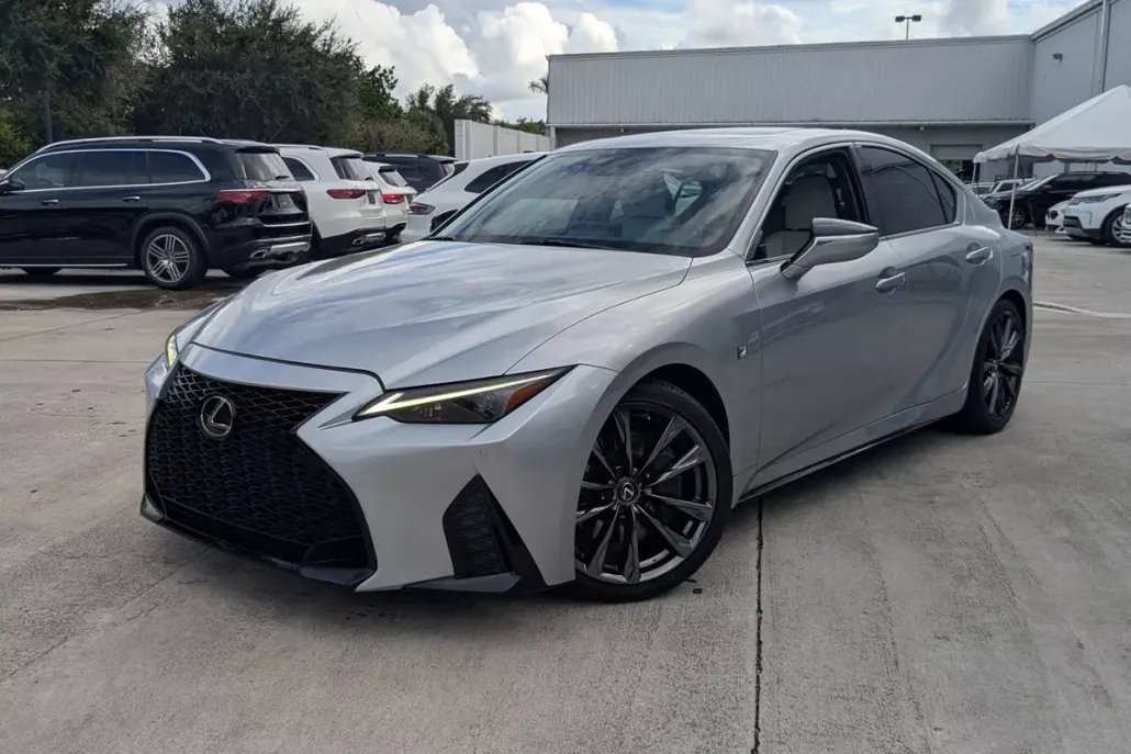 2022 Lexus IS 350 F SPORT photo 1