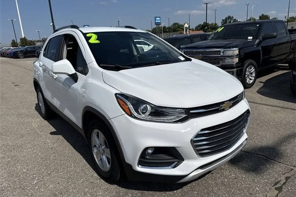 2021 Chevrolet Trax LT photo 1