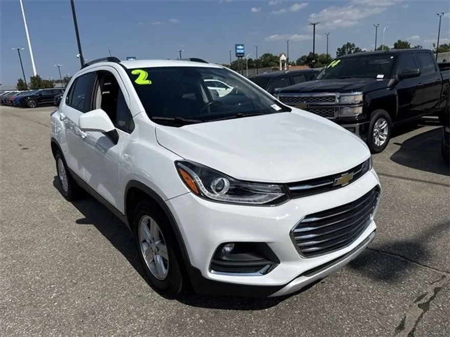 2021 Chevrolet Trax LT photo 1