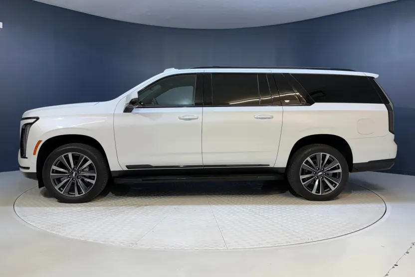 2025 Cadillac Escalade ESV Sport photo 1