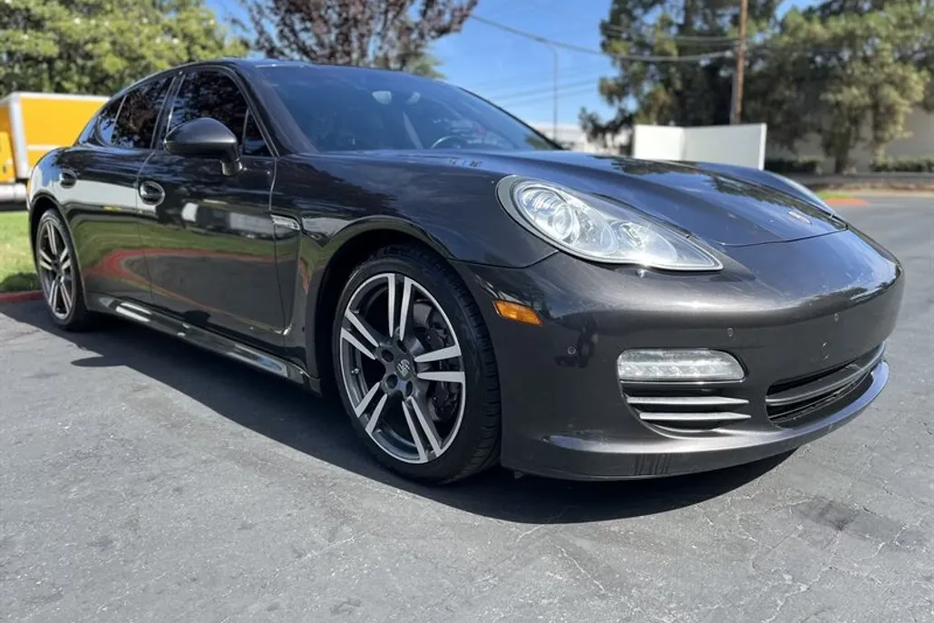 2012 Porsche Panamera Base photo 1