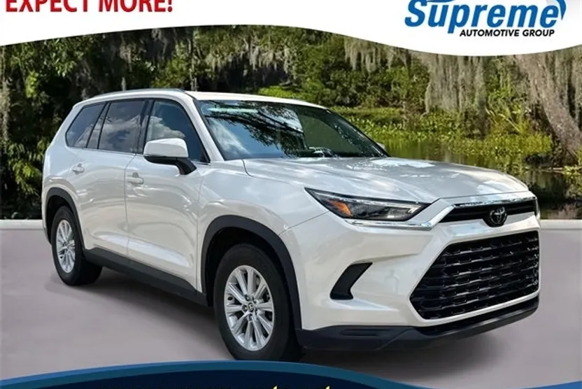 2024 Toyota Highlander Hybrid XLE photo 1