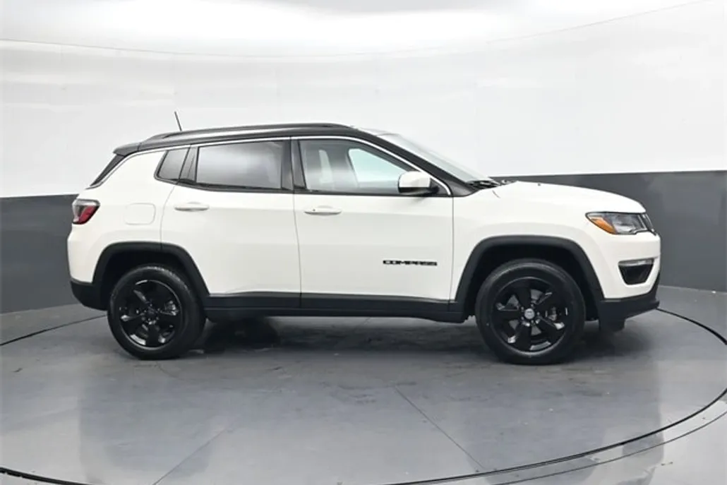 2018 Jeep Compass Latitude photo 1