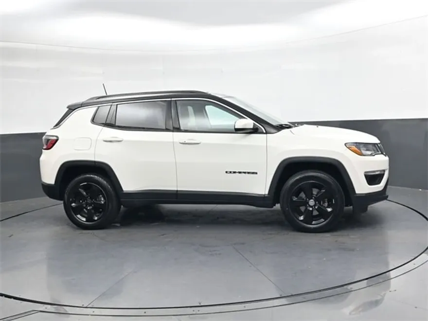 2018 Jeep Compass Latitude photo 1
