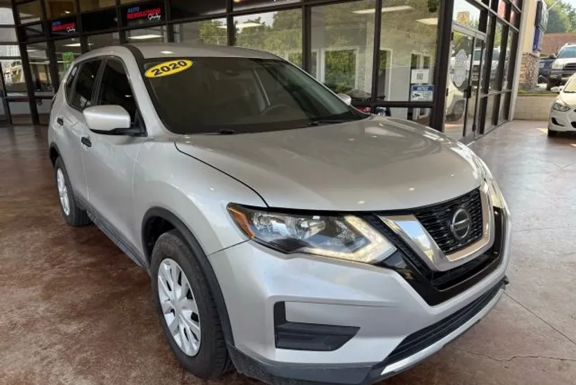 2020 Nissan Rogue SV photo 1