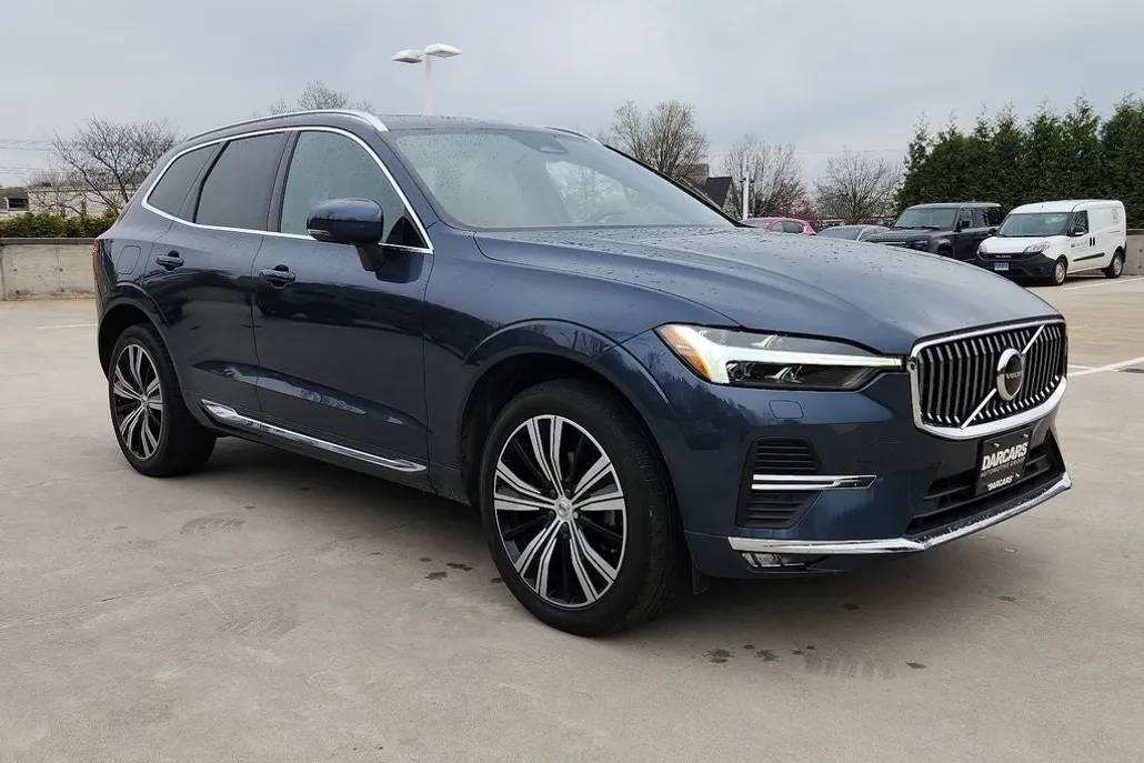 2022 Volvo XC60 B5 Inscription photo 1