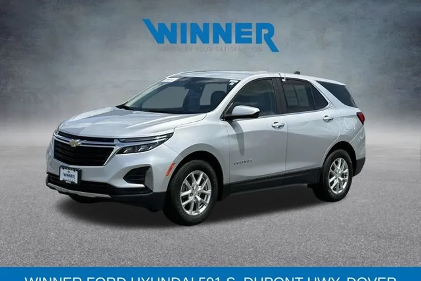 2022 Chevrolet Equinox LT photo 1