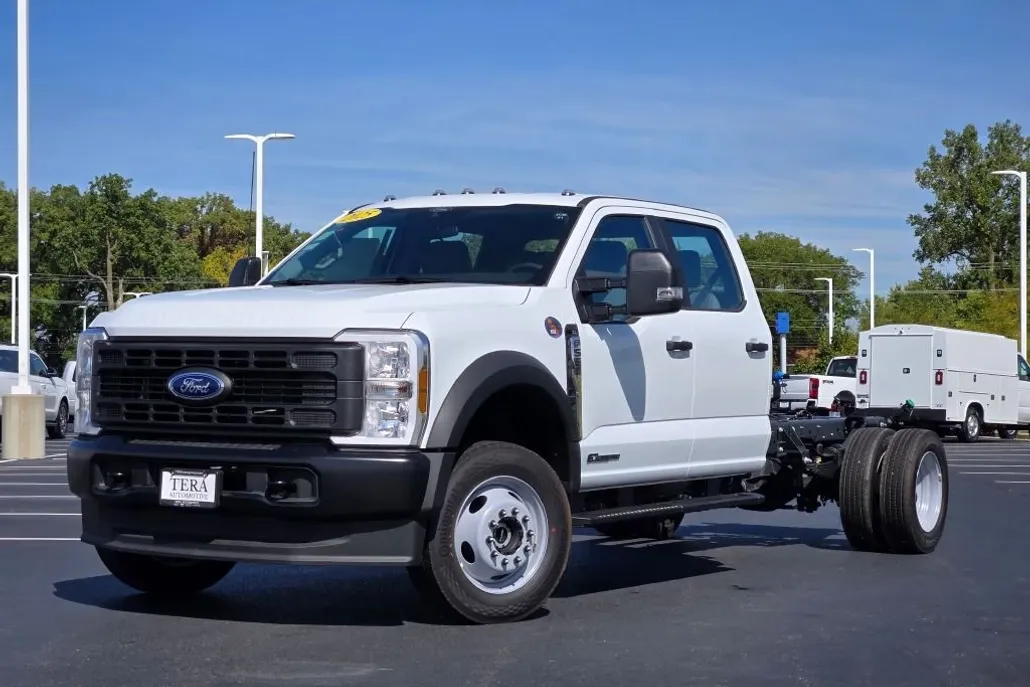 2026 Ford F-550 photo 1