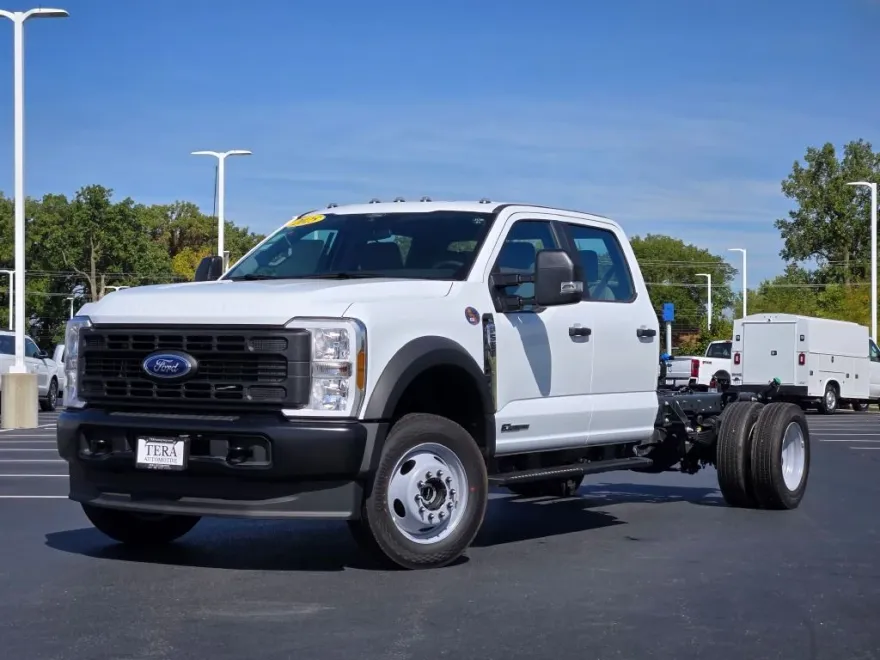 2026 Ford F-550 photo 1