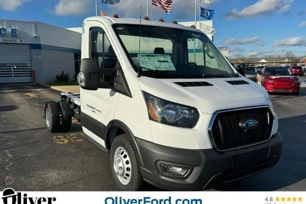 2024 Ford Transit Cutaway photo 1