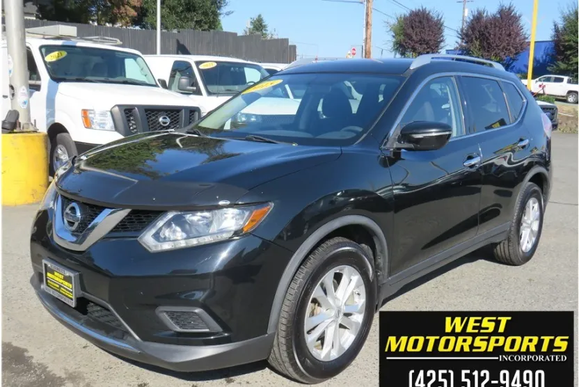 2015 Nissan Rogue SV photo 1