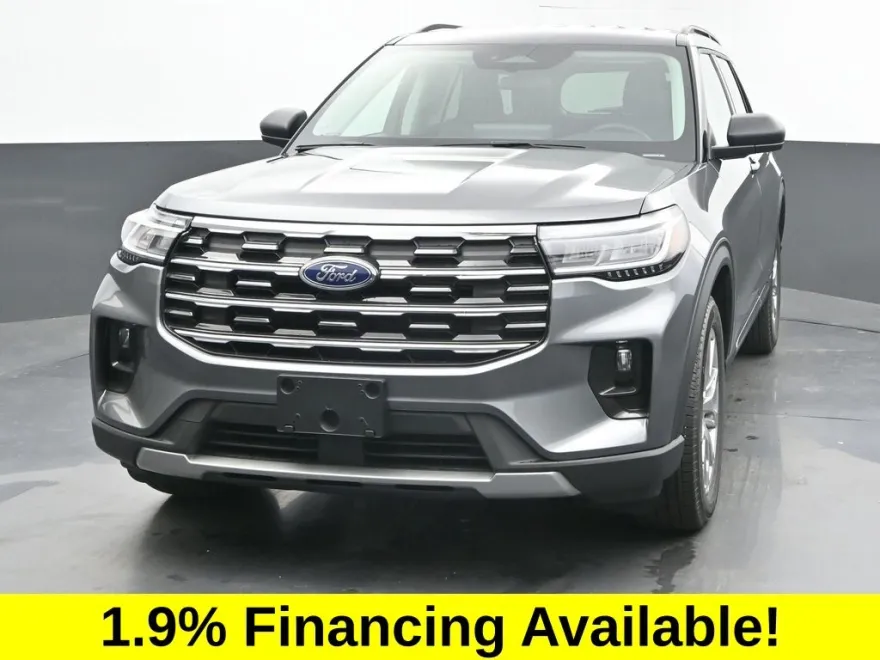 2025 Ford Explorer photo 1