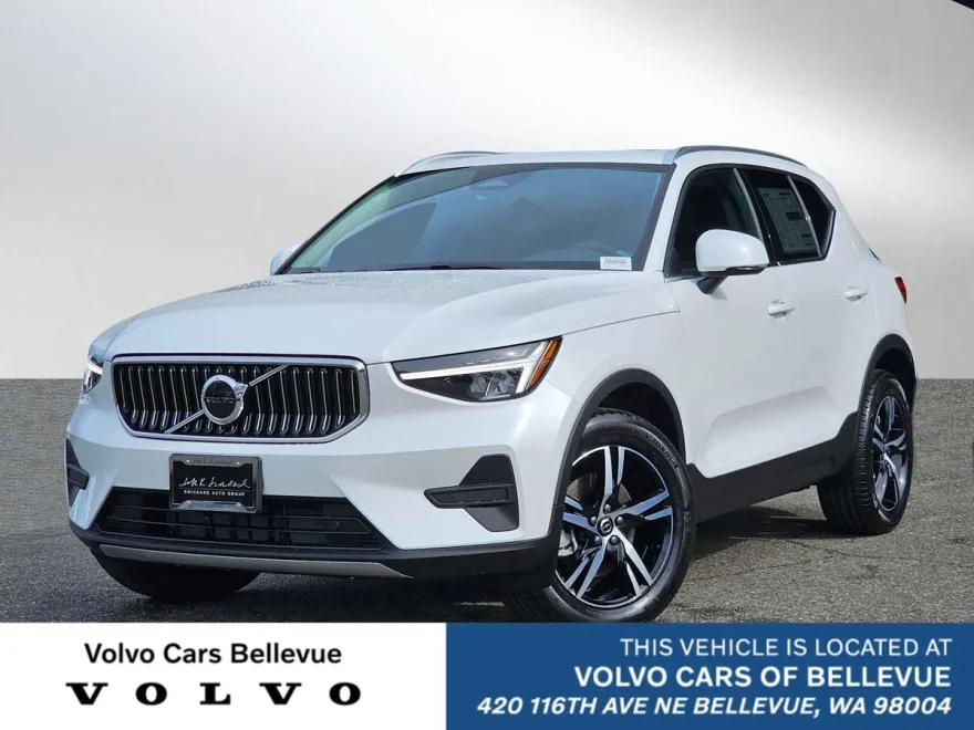 2025 Volvo XC40 Core photo 1