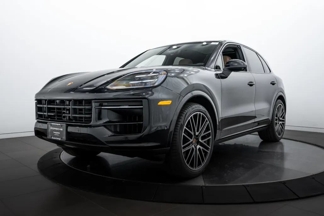 2025 Porsche Cayenne photo 1