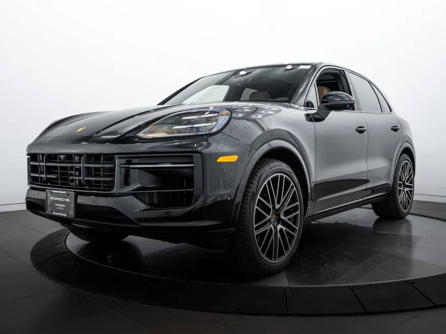 2025 Porsche Cayenne photo 1