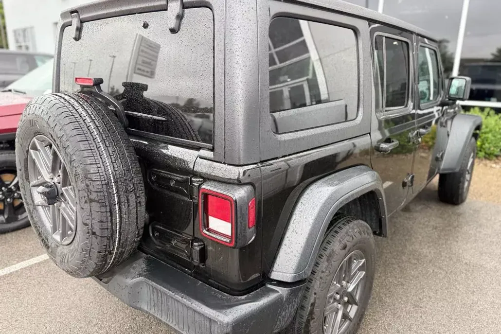2024 Jeep Wrangler Sport S photo 1