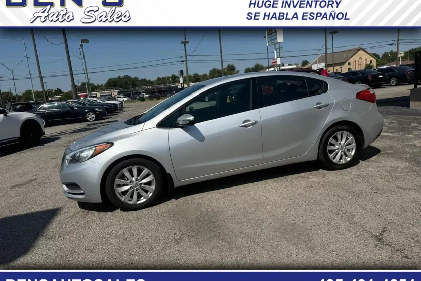 2016 Kia Forte EX photo 1