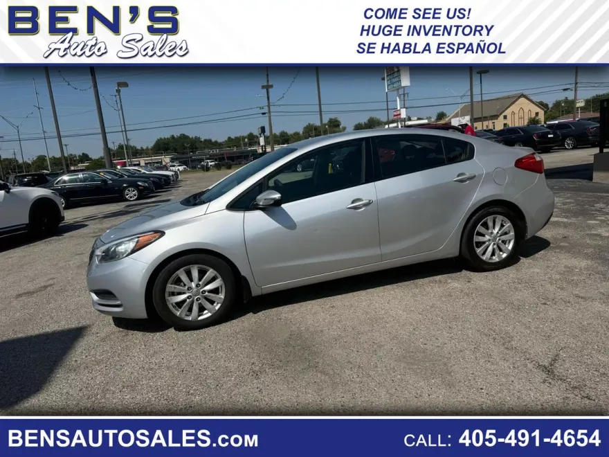 2016 Kia Forte EX photo 1