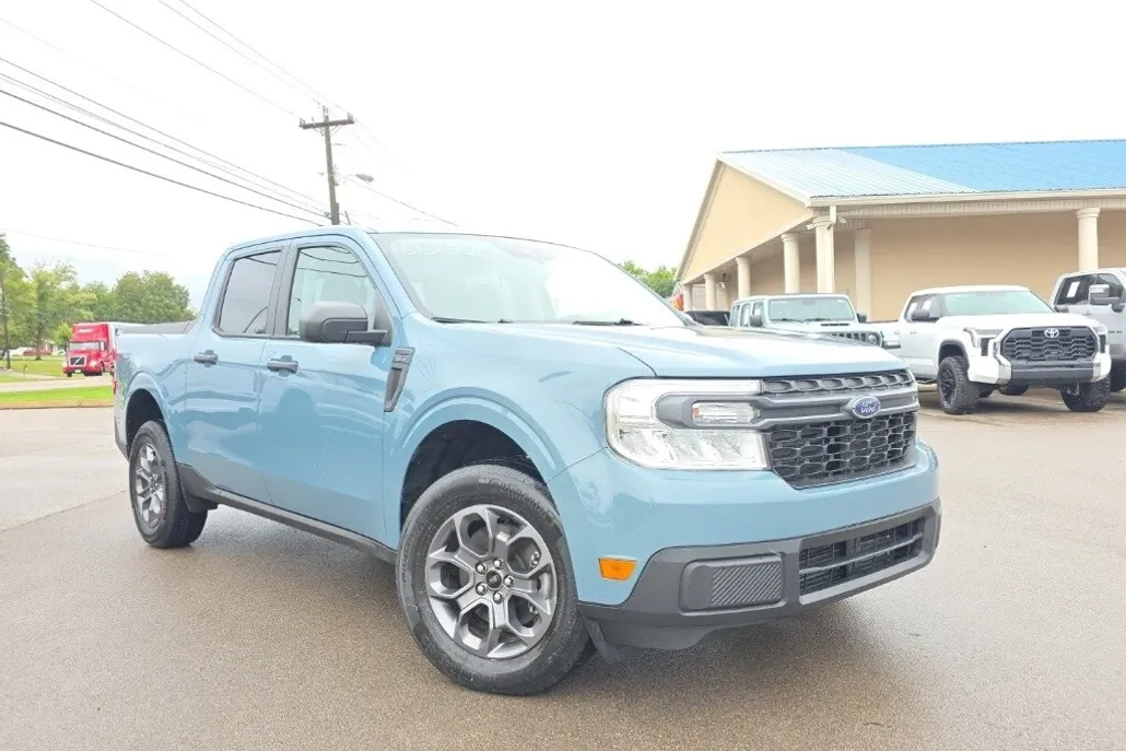 2022 Ford Maverick XLT photo 1