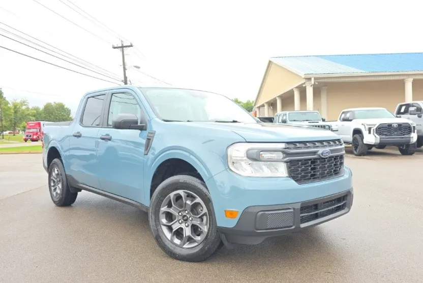 2022 Ford Maverick XLT photo 1