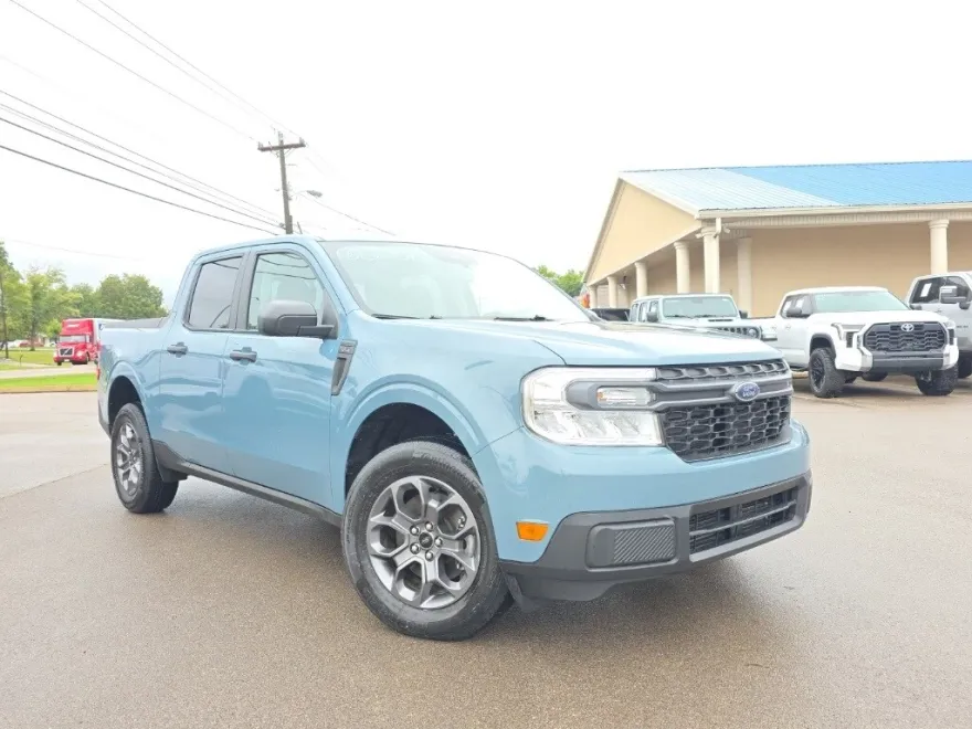 2022 Ford Maverick XLT photo 1