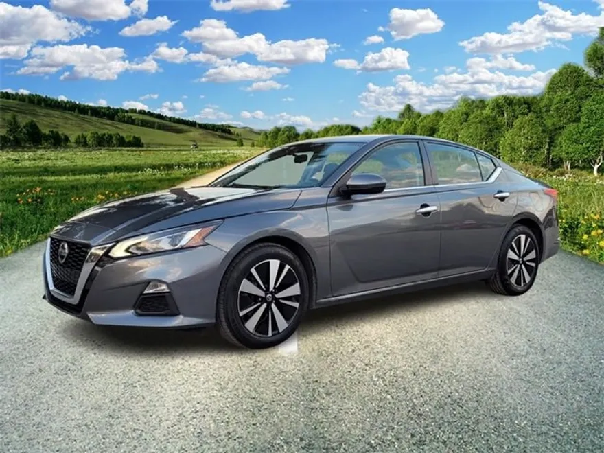 2022 Nissan Altima 2.5 SV photo 1
