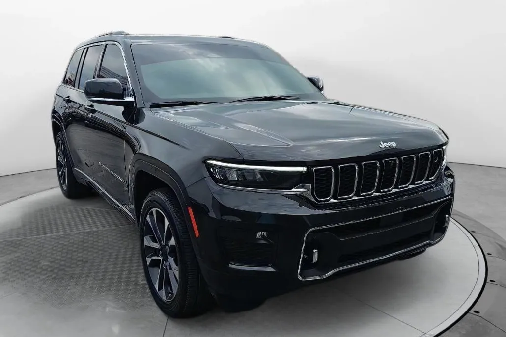 2024 Jeep Grand Cherokee Overland photo 1