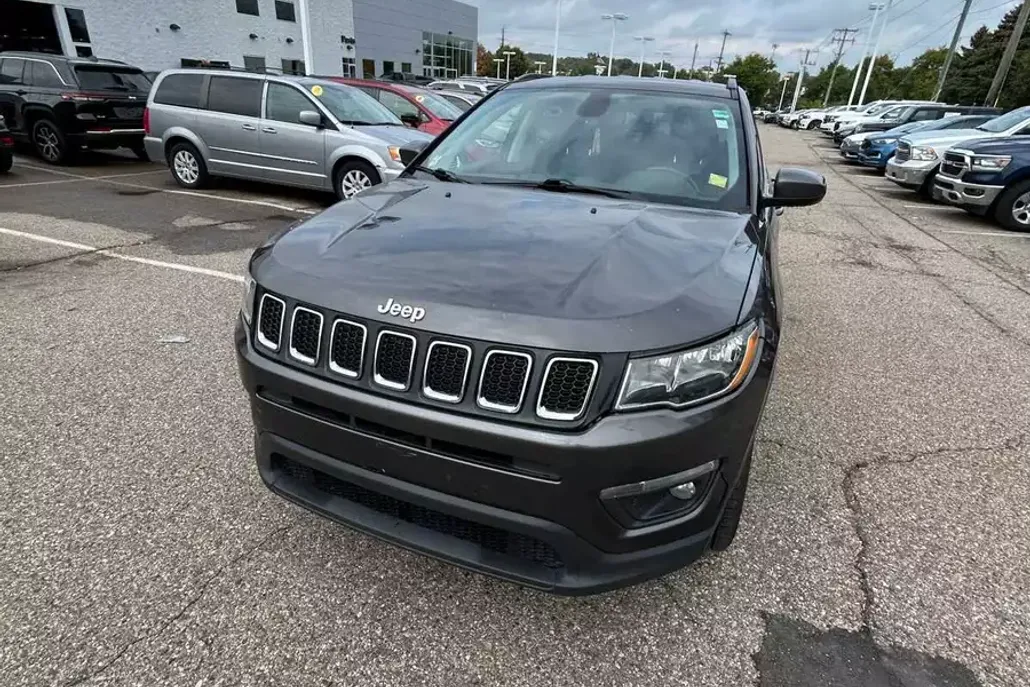 2019 Jeep Compass Latitude photo 1