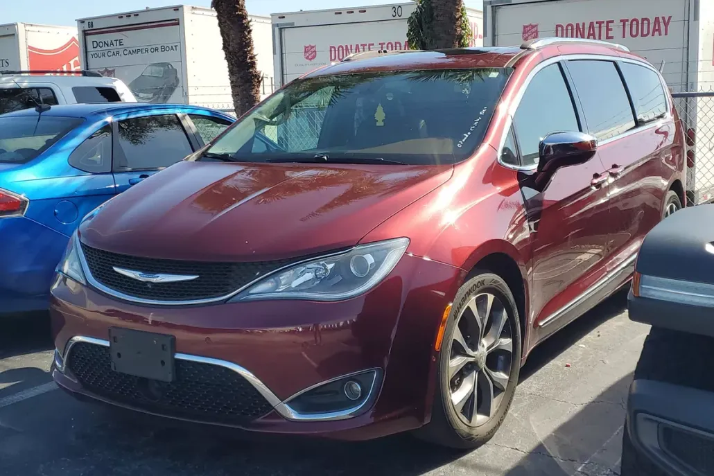 2018 Chrysler Pacifica Limited photo 1