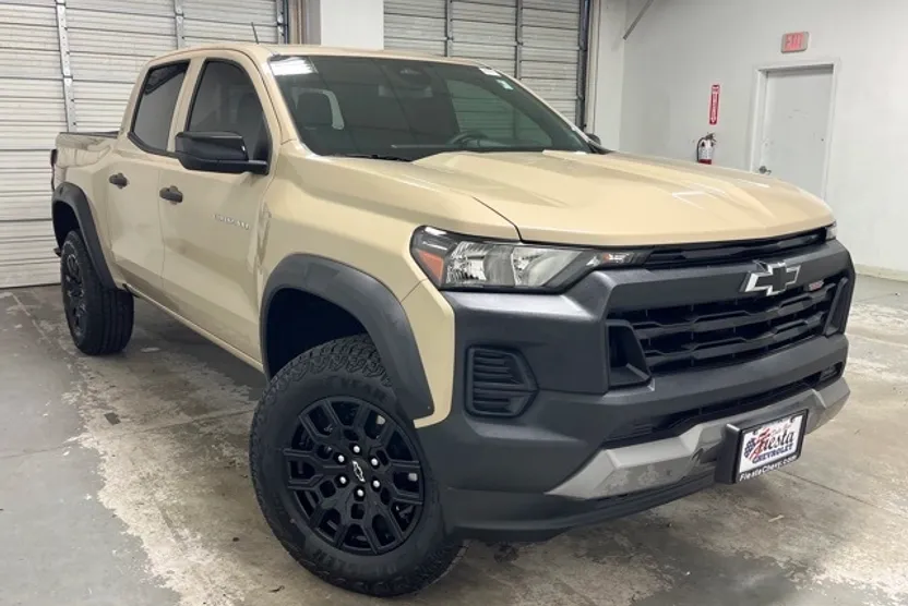 2024 Chevrolet Colorado Trail Boss photo 1