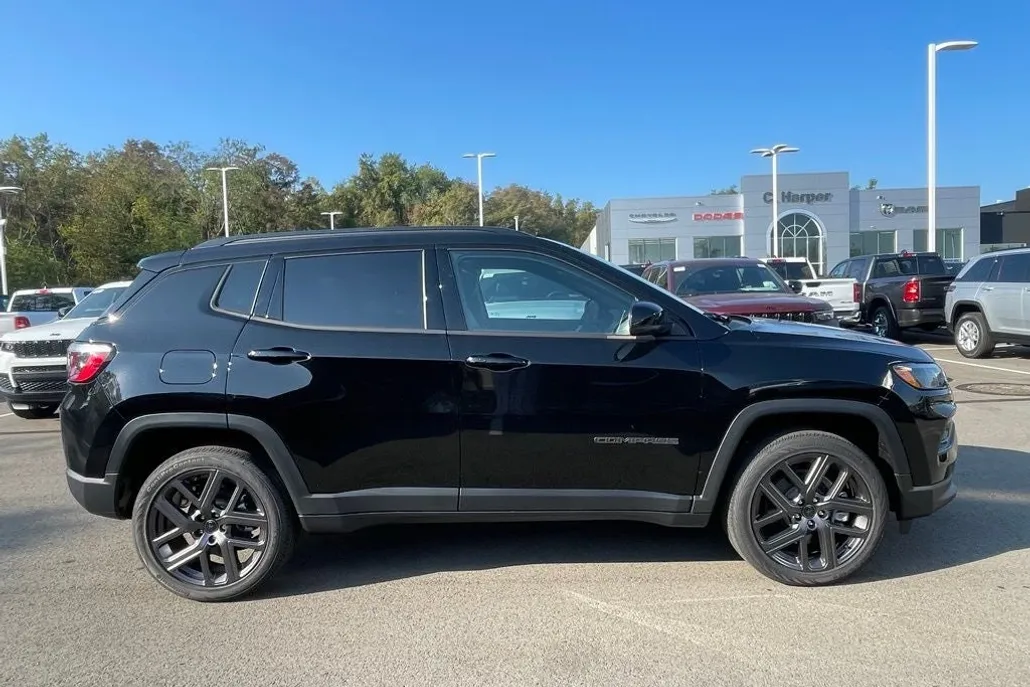2026 Jeep Compass Limited photo 1