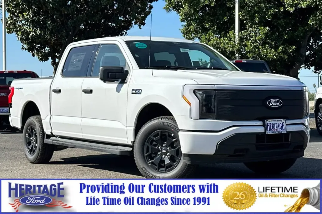 2025 Ford F-150 Lightning XLT photo 1