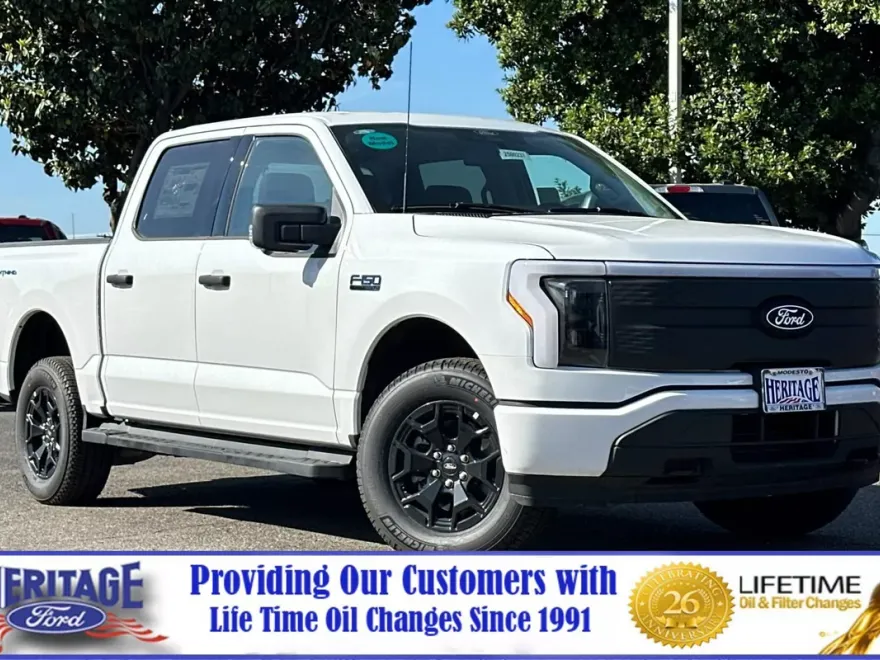 2025 Ford F-150 Lightning XLT photo 1