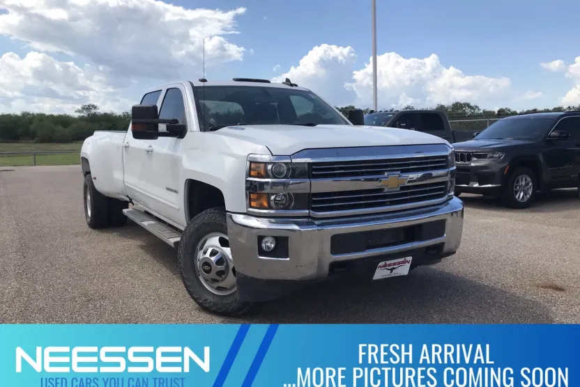2016 Chevrolet Silverado 3500HD LT photo 1