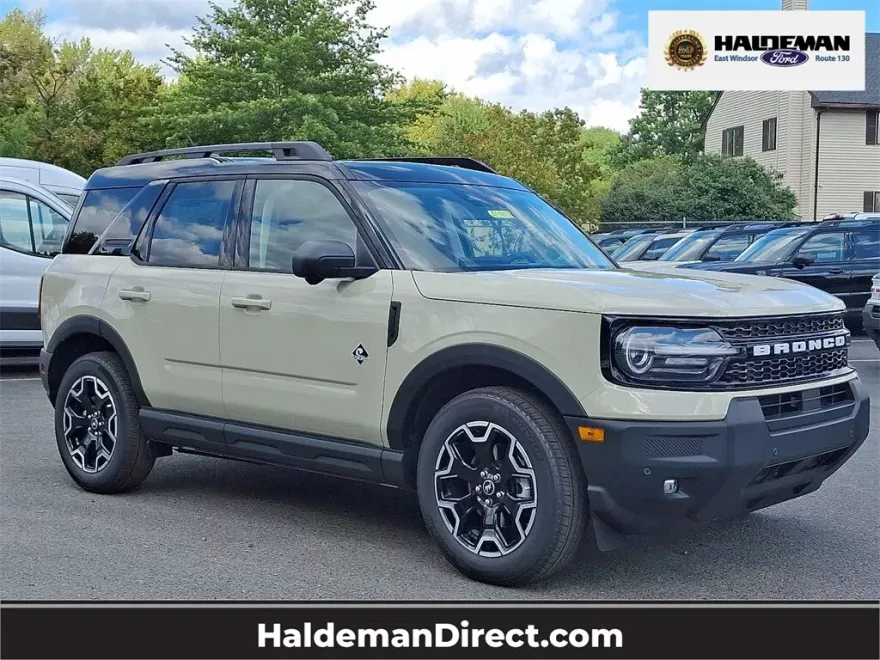 2025 Ford Bronco Sport Outer Banks photo 1