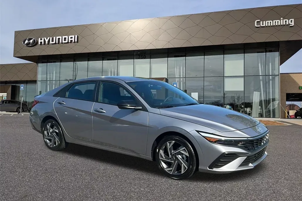 2025 Hyundai Elantra SEL Sport photo 1